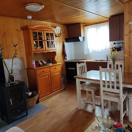 Cabana De Madera Especial Y Acogedora Cardenete Bilik gambar