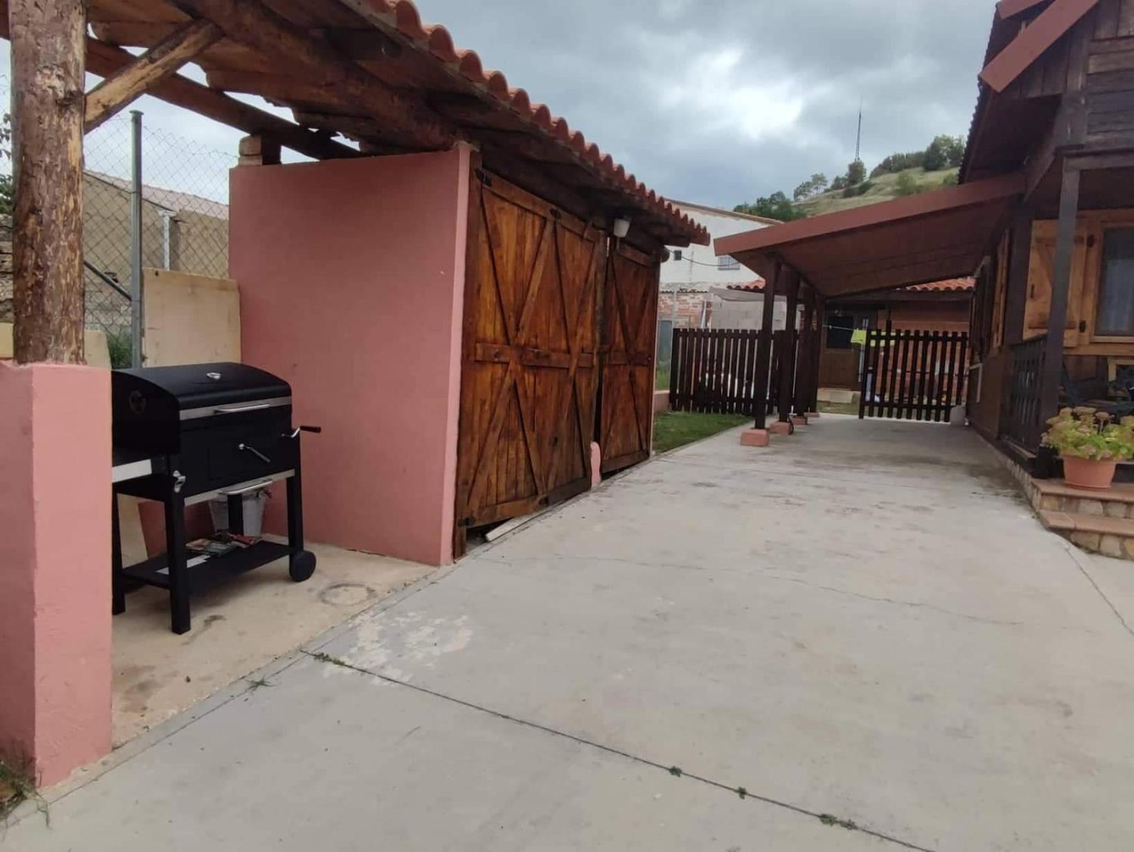 Cabana De Madera Especial Y Acogedora Cardenete Bilik gambar
